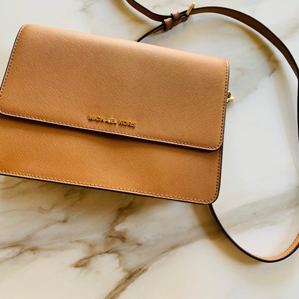 Micheal kors 3 in 1 leather crossbody